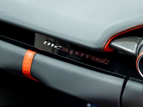 Used 2018 Ferrari 812 Superfast RWD image 31