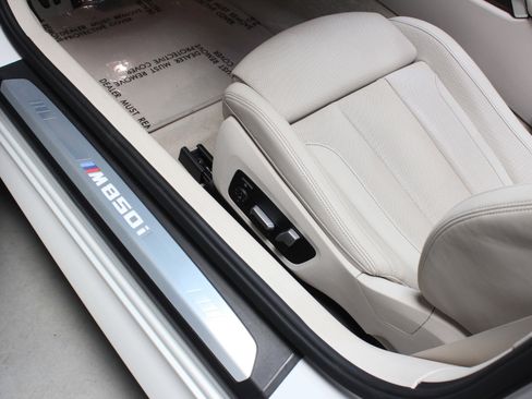 Used 2022 BMW M850i xDrive Convertible w/ M Carbon Exterior Package image 39