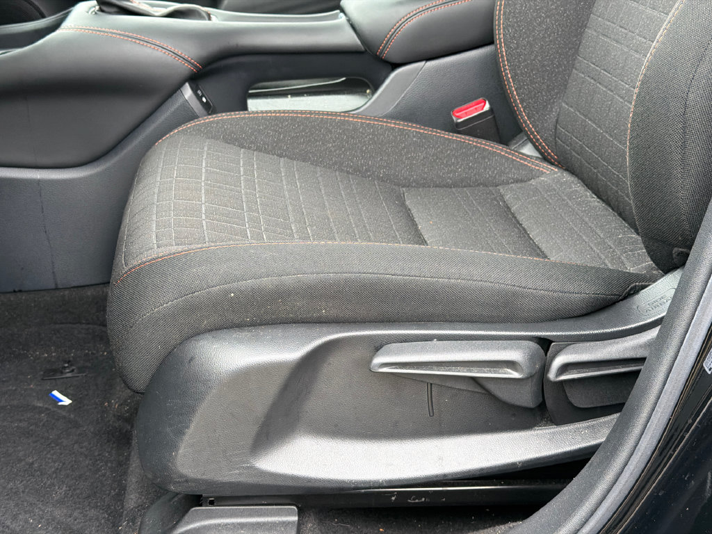 Used 2025 Honda HR-V Sport image 16