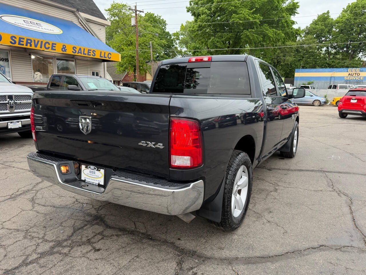 Used 2018 RAM 1500 Classic SLT AWD/4WD image 8