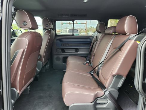 New 2025 Volkswagen ID. Buzz Pro S image 16