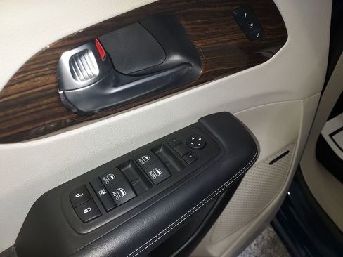 Used 2022 Chrysler Pacifica Limited image 19