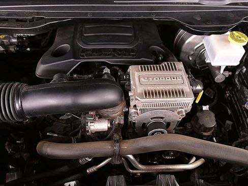 Used 2023 RAM 1500 Laramie AWD/4WD image 34