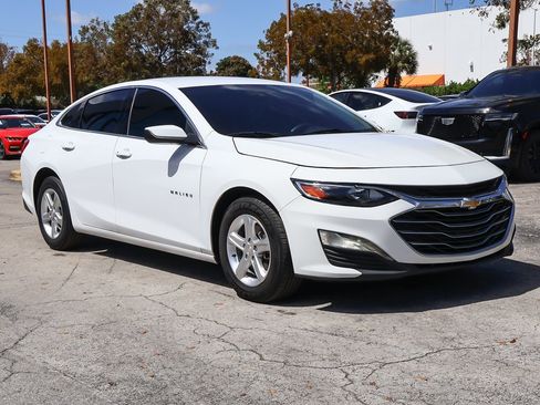 Used 2023 Chevrolet Malibu LT image 2