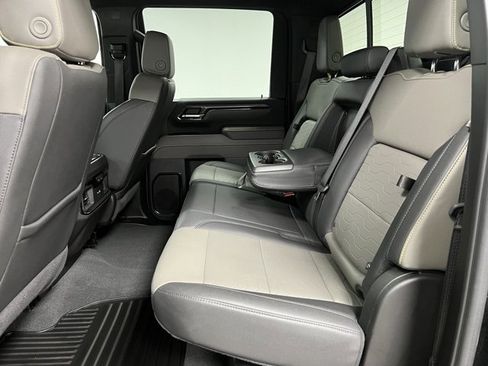 Used 2024 Chevrolet Silverado 2500 ZR2 w/ Technology Package image 50