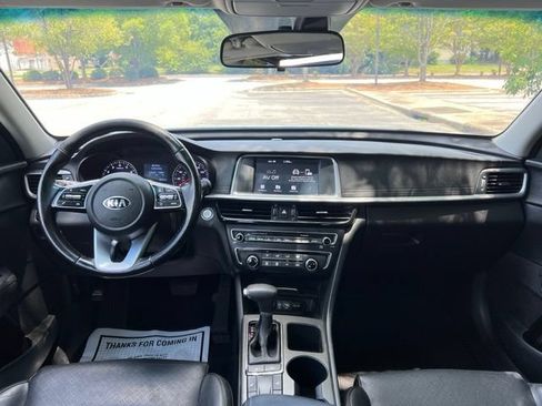 Used 2020 Kia Optima SE FWD image 25