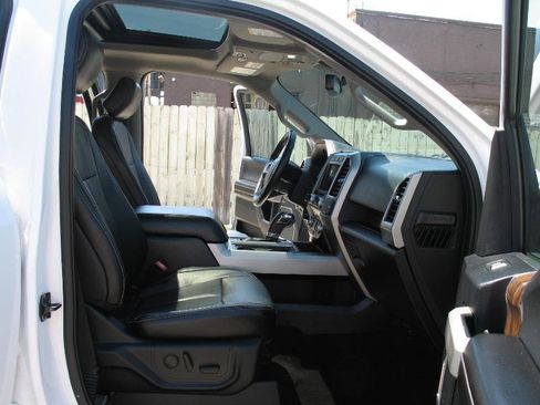 Used 2019 Ford F150 Lariat w/ Equipment Group 502A Luxury AWD/4WD image 22