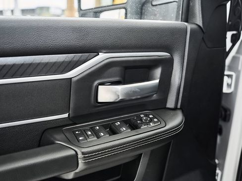 Used 2025 RAM 2500 Big Horn AWD/4WD image 15