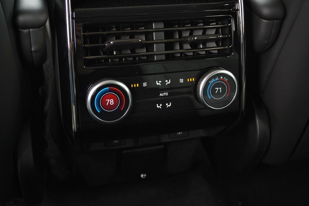 Certified 2026 Land Rover Range Rover Sport Dynamic SE AWD/4WD image 33