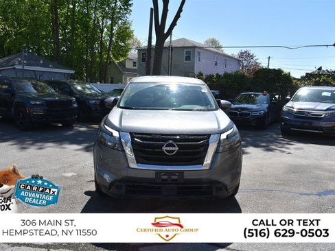 Used 2025 Nissan Pathfinder SV FWD image 2
