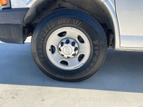 Used 2016 Chevrolet Express 2500 LS image 18