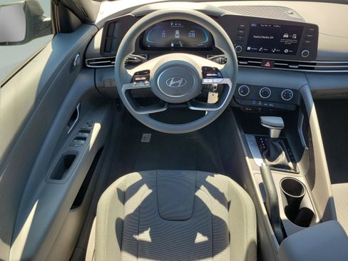 New 2026 Hyundai Elantra SE image 13