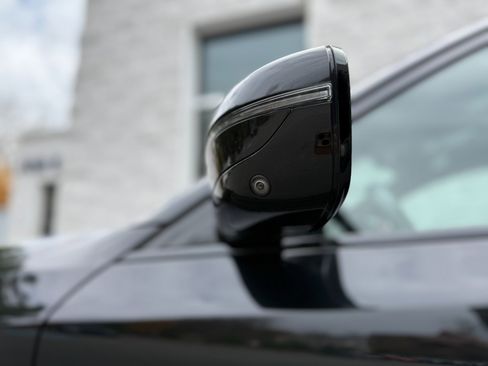 Used 2018 BMW M5 image 10