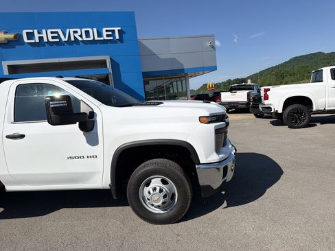 Used 2025 Chevrolet Silverado 3500 W/T w/ WT Convenience Package AWD/4WD image 2