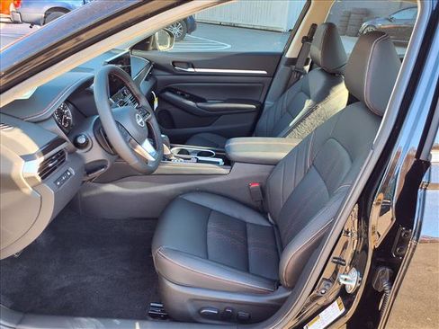 New 2025 Nissan Altima 2.5 SR image 12