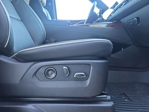 Used 2024 Cadillac Escalade Premium Luxury w/ Performance Package image 33