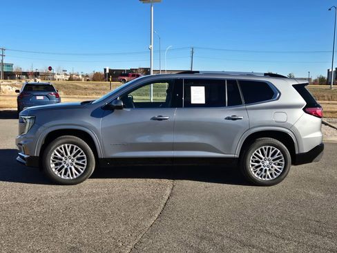 Used 2025 GMC Acadia Denali image 45