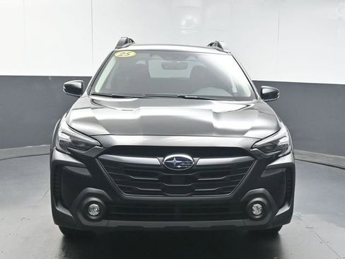 Used 2025 Subaru Outback Premium w/ Tech Package 1 AWD/4WD image 3