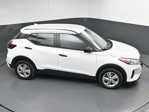 Used 2023 Nissan Kicks S image 29