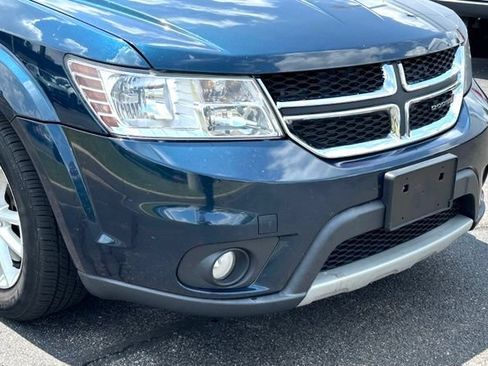Used 2014 Dodge Journey SXT w/ Flexible Seating Group FWD image 2