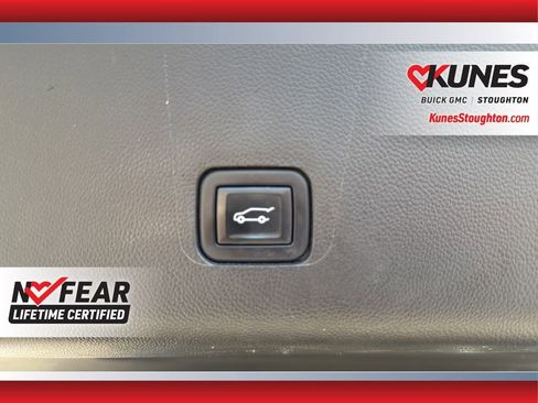 Used 2023 Chevrolet Traverse LT w/ LPO, Floor Liner Package image 47