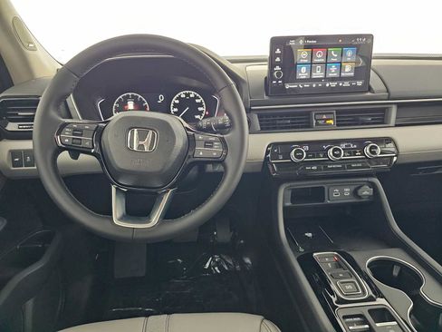 New 2025 Honda Pilot Touring image 22