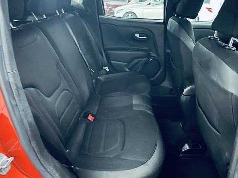 Used 2017 Jeep Renegade Altitude w/ Safety & Security Group FWD image 21
