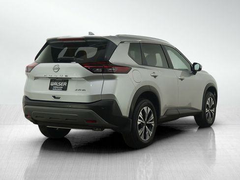 Used 2023 Nissan Rogue SV w/ SV Premium B Package image 5
