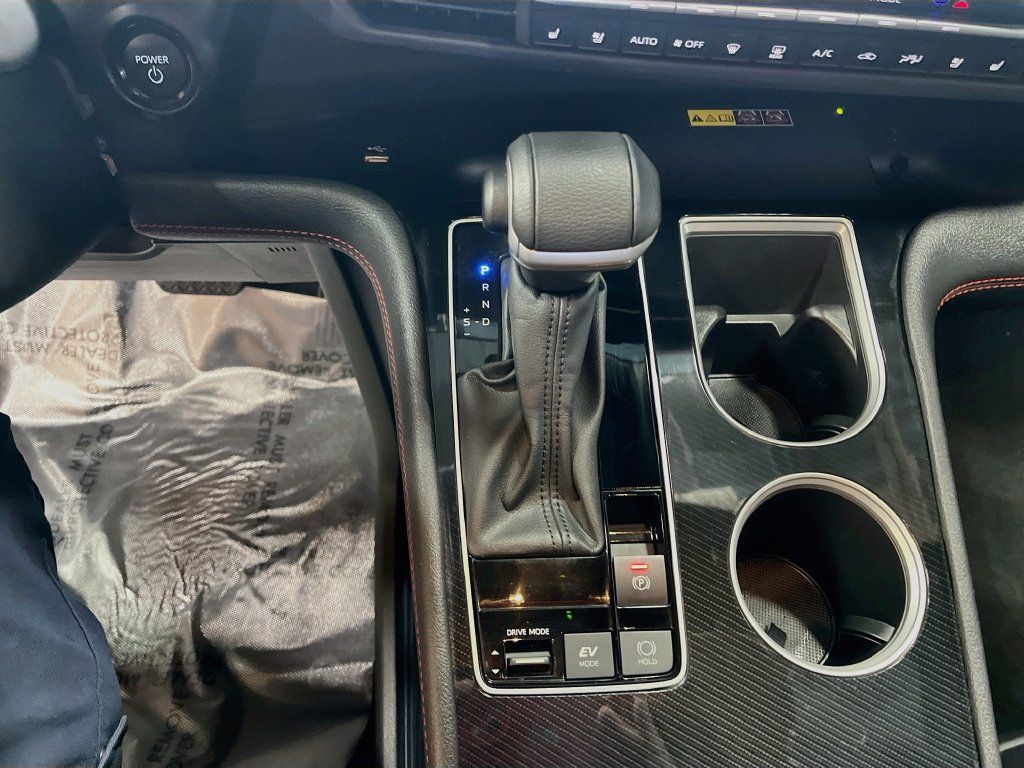 Used 2025 Toyota Sienna XSE w/ XSE Premium Package FWD image 17