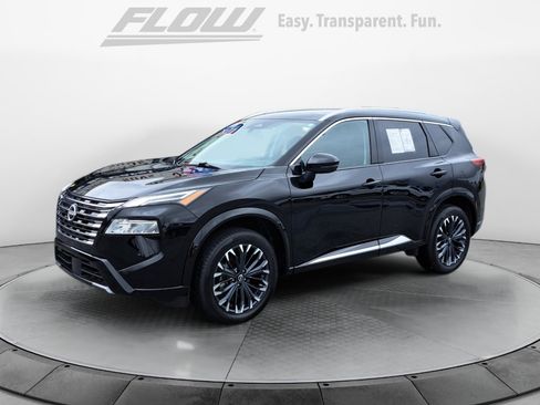 Used 2025 Nissan Rogue Platinum FWD image 4