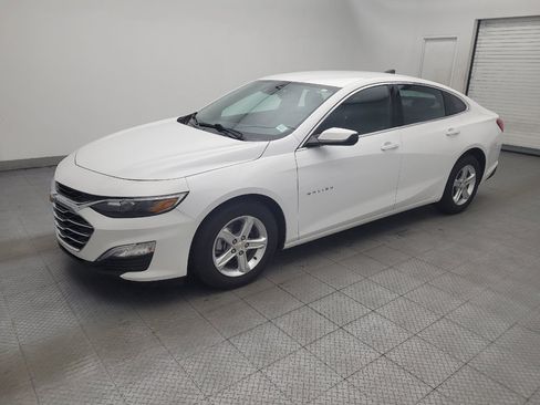 Used 2024 Chevrolet Malibu LS w/ Driver Confidence Package FWD image 2