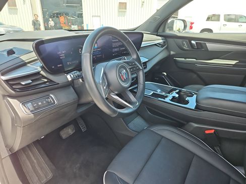 Used 2025 Buick Enclave Preferred FWD image 15