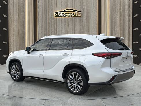 Used 2020 Toyota Highlander Platinum FWD image 5