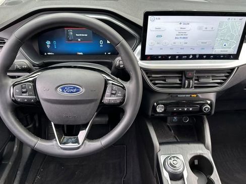 Used 2023 Ford Escape SE w/ PHEV Premium Package image 12