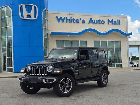 Used 2023 Jeep Wrangler Unlimited Sahara w/ Cold Weather Group AWD/4WD image 34