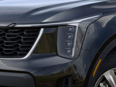 New 2025 Kia Sorento LX image 10