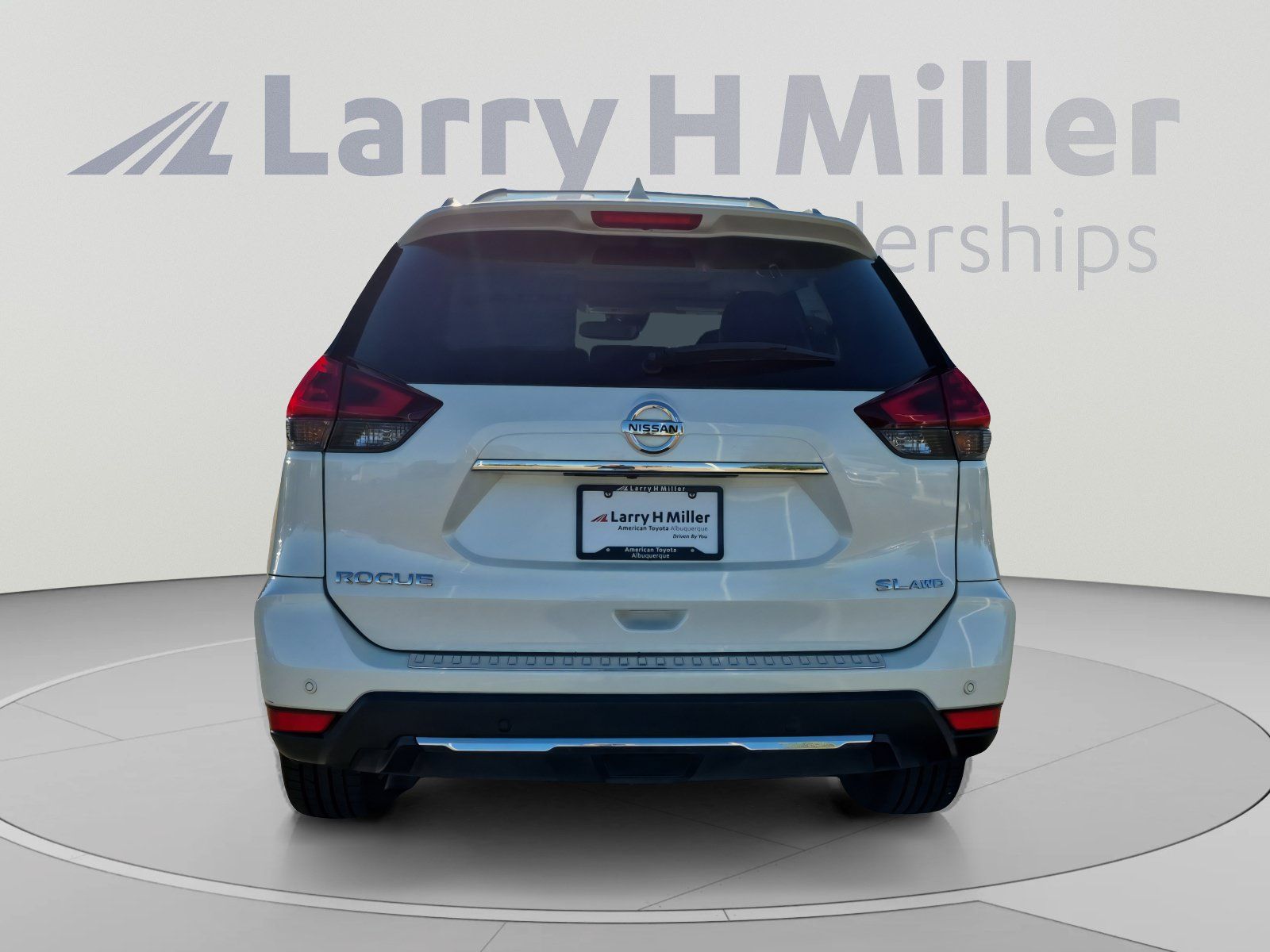 Used 2020 Nissan Rogue SL w/ Premium Package AWD/4WD image 4