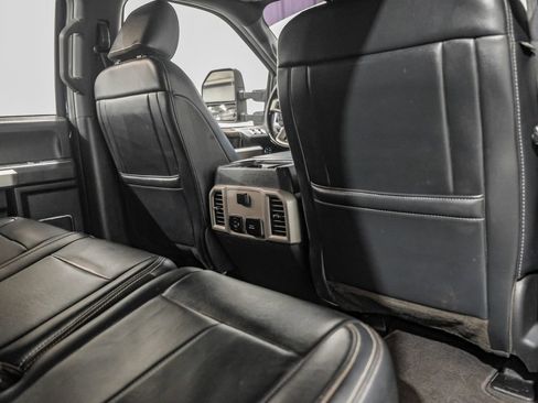 Used 2022 Ford F350 Lariat w/ Lariat Ultimate Package AWD/4WD image 36