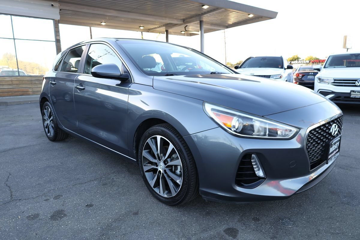 Used 2018 Hyundai Elantra GT FWD image 31