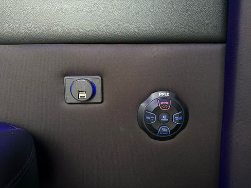 Used 2022 Mercedes-Benz Sprinter 4500 w/ Parking Package image 38