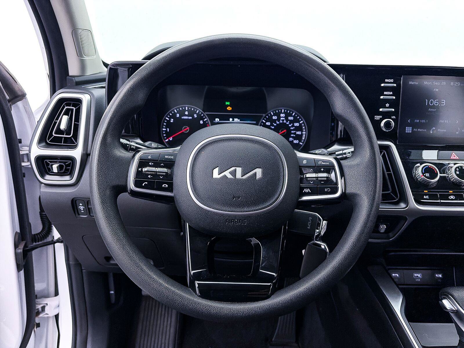 Used 2022 Kia Sorento LX FWD image 21