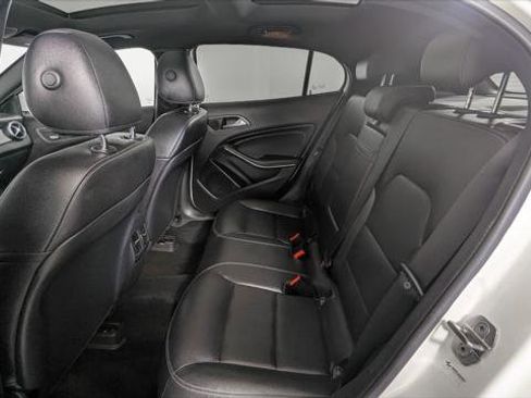 Used 2018 Mercedes-Benz GLA 250 image 18