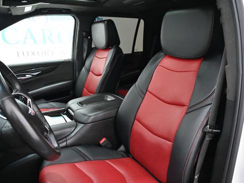 Used 2018 Cadillac Escalade Platinum AWD/4WD image 21