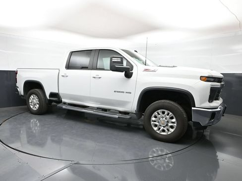 Used 2025 Chevrolet Silverado 2500 LT AWD/4WD image 1