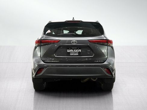 Used 2020 Toyota Highlander XLE AWD/4WD image 4