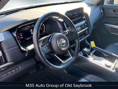 Certified 2023 Nissan Pathfinder Platinum w/ Lighting Package (N92) image 17