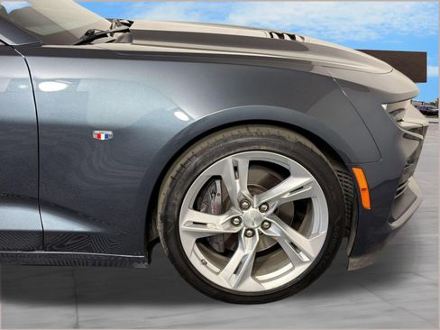 Used 2019 Chevrolet Camaro SS RWD image 13