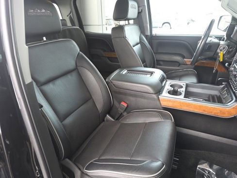 Used 2018 Chevrolet Silverado 1500 High Country image 12