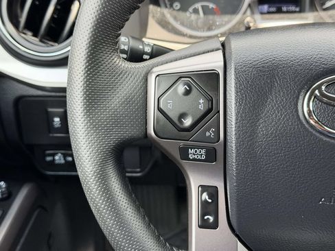 Certified 2023 Toyota Tacoma Limited AWD/4WD image 10