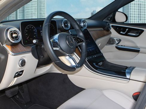 Used 2022 Mercedes-Benz C 300 Sedan w/ Exclusive Trim Package image 15